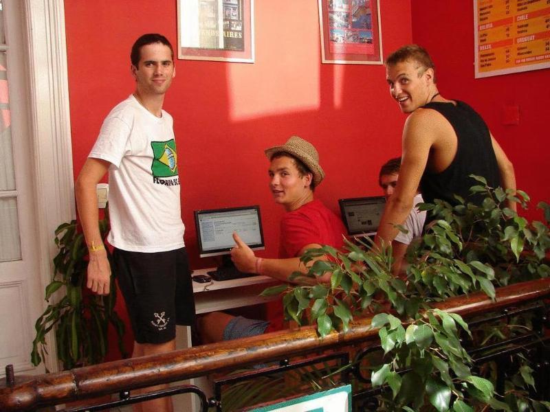 Hostel Inn Буенос Айрес Екстериор снимка